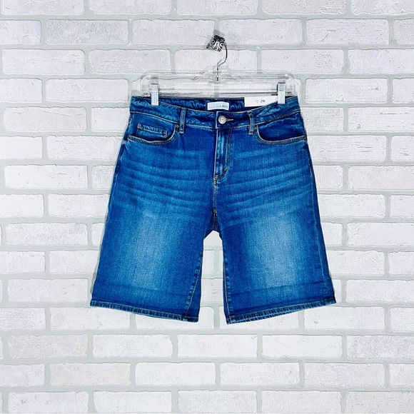 LOFT NWT Bermuda Denim Shorts Size 6/28 - Picture 1 of 9